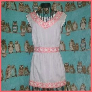 Figure-Flattering Sleeveless Top - Coral & Ivory